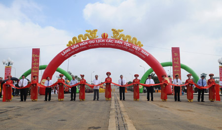 Khai trương làng văn hóa du lịch các dân tộc Việt Nam