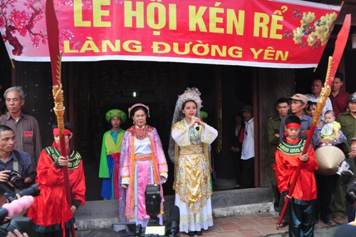 Lễ hội "Kén rể" làng Đường Yên