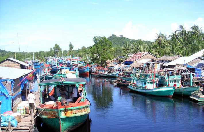 Làng chài cổ Hàm Ninh