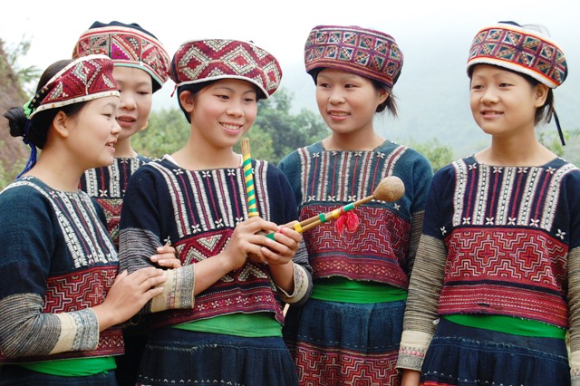 Nghệ thuật trang trí lên y phục của người Xá Phó ở Lào Cai