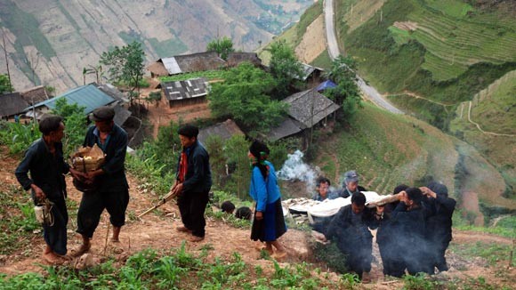 Phong tục tang ma của người Mông ở Hà Giang