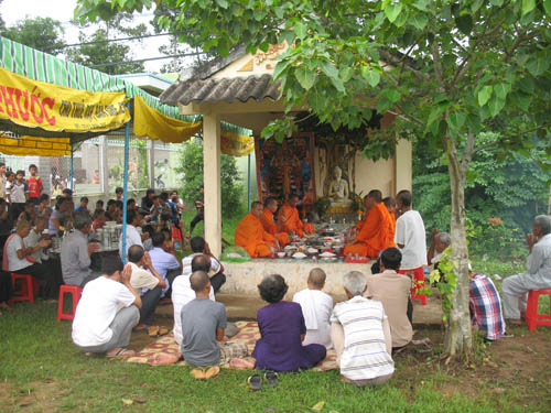 Tín ngưỡng thờ Neak Tà trong đời sống văn hóa của người Khmer ở Trà Vinh