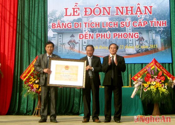 Di tích lịch sử đền Phú Phong