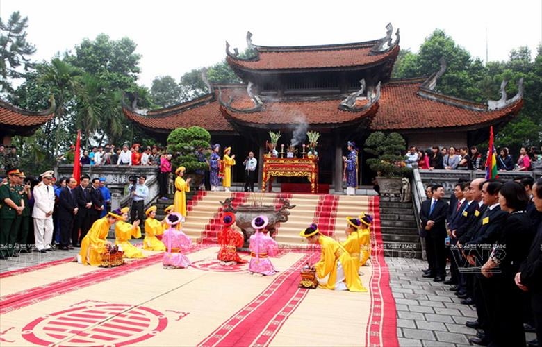 Đầu tư xây dựng và tôn tạo Di tích Đền Hùng xứng tầm là trung tâm Tín ngưỡng Hùng VƯơng