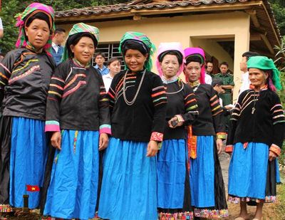 Người Pu Péo và tục cướp giọng gà ngày Tết