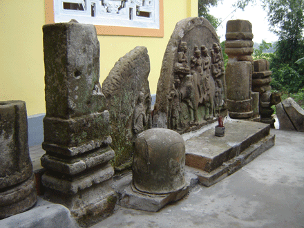 Bức phù điêu chùa Ưu Điềm