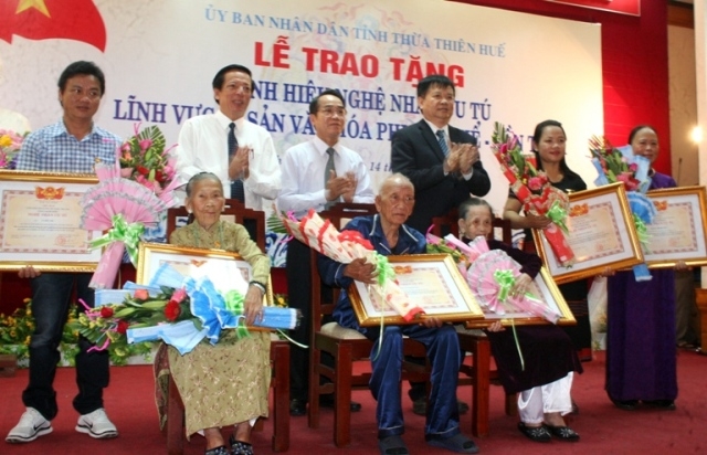 Thừa Thiên - Huế vinh danh 8 “báu vật nhân văn sống”