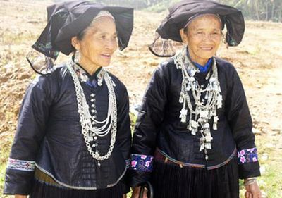 Trang phục phụ nữ Nùng Dín
