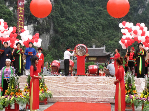 Lễ hội truyền thống Tràng An năm 2016