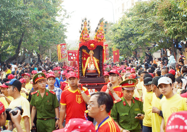 Lễ hội chùa Bà Thiên Hậu - Nét đẹp mùa lễ hội tại Sài Gòn