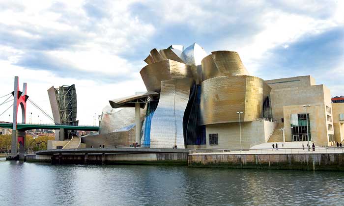 Bông hoa thép ở thành phố Bilbao