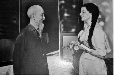 Nguyễn Ái Quốc - Hồ Chí Minh với các chính khách, văn nghệ sĩ nổi tiếng của Pháp