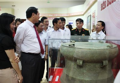 Triển lãm tinh hoa cổ vật xứ Nghệ