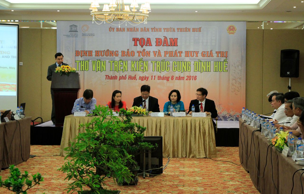 Di sản Tư liệu Văn thơ trên kiến trúc cung đình Huế: Hướng bảo tồn và phát huy giá trị