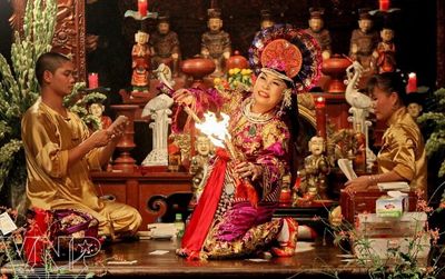 Hầu đồng: Nỗi niềm của người trong cuộc