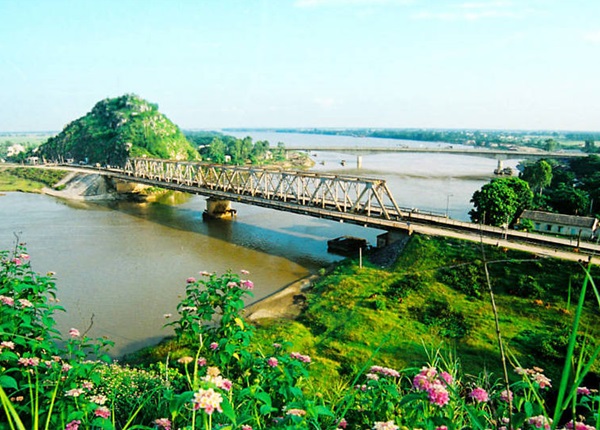 Làng cổ Đông Sơn