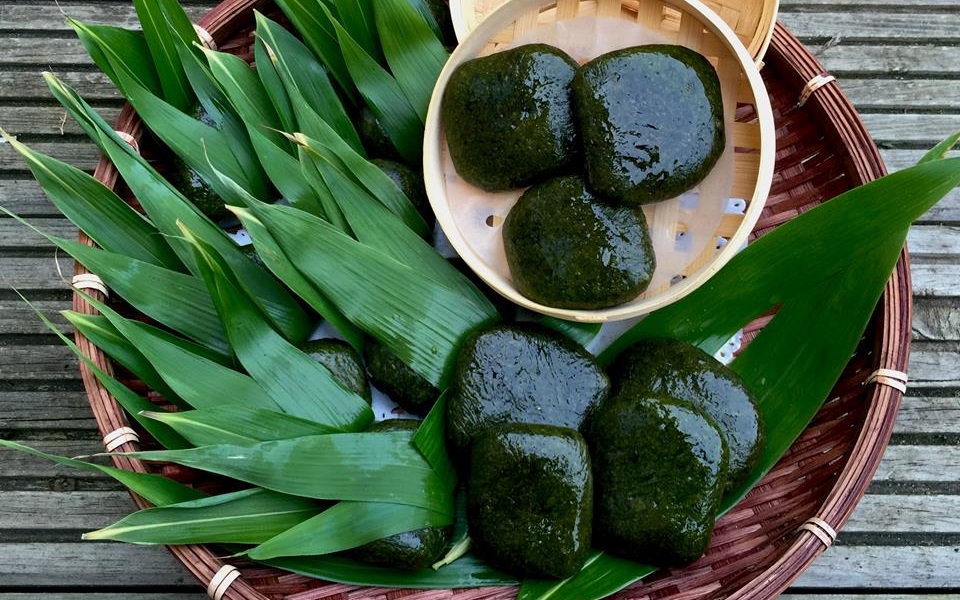 Lên Lạng Sơn thưởng thức bánh ngải người Tày