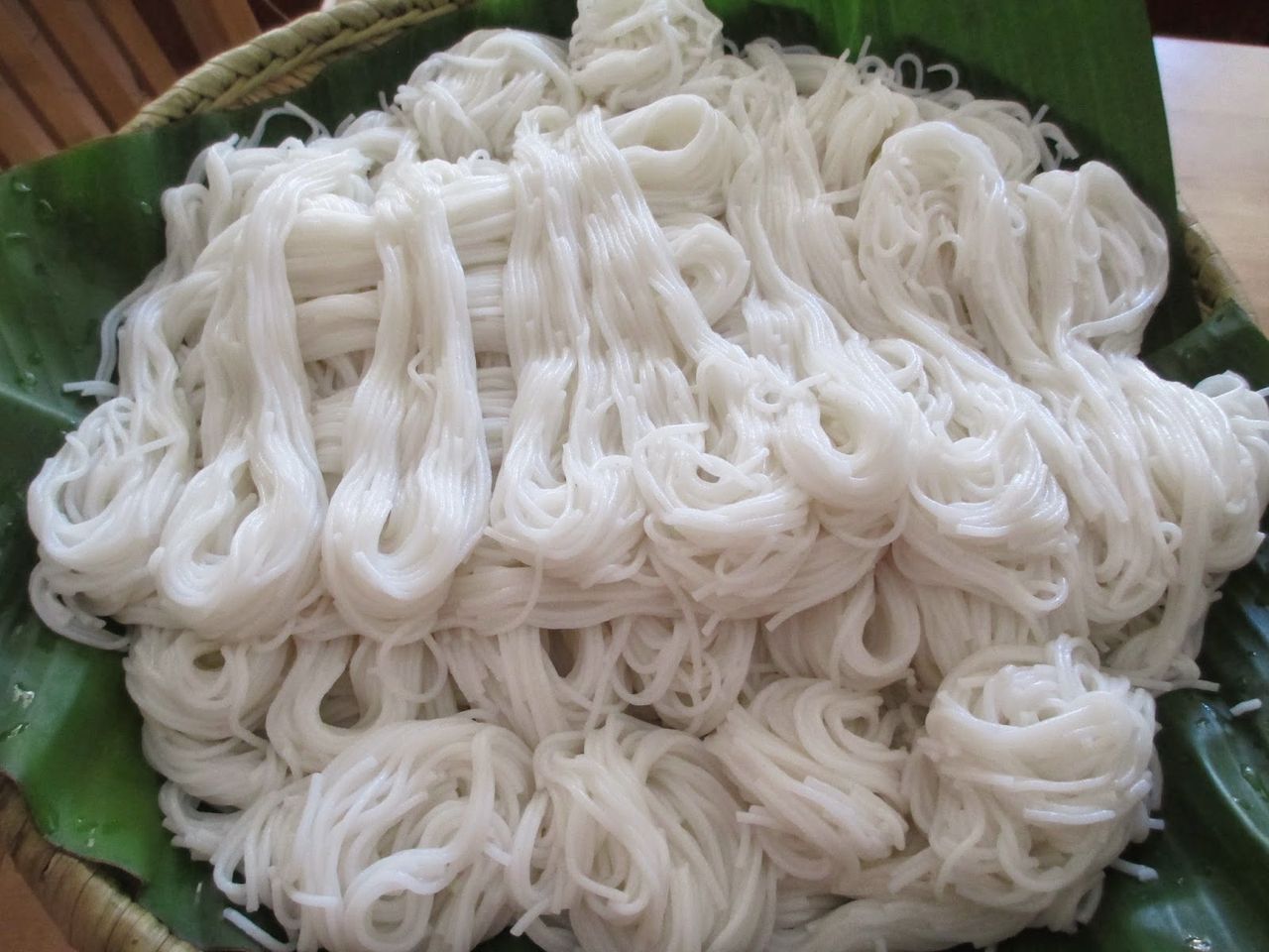 Về Cổ Loa, ăn bún Mạch Tràng