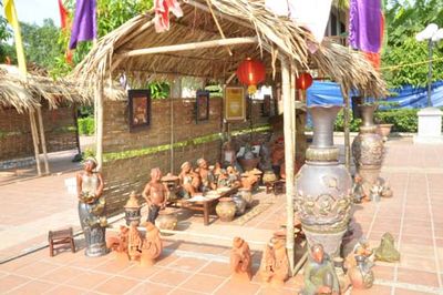 Về Bắc Giang ngắm gốm làng Ngòi
