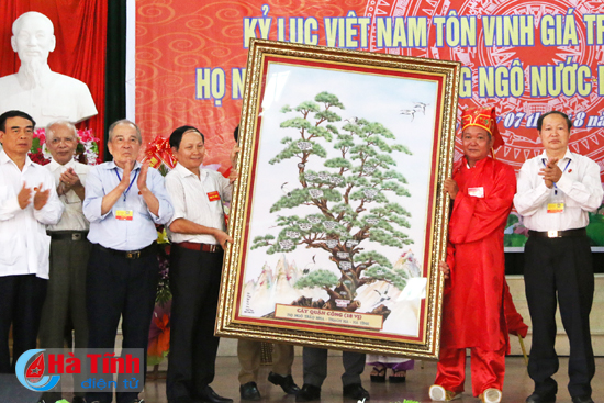 Hà Tĩnh: Đón nhận kỷ lục Việt Nam “Tôn vinh giá trị nội dung kỷ lục họ Ngô Trảo Nha - dòng họ 18 Quận công”