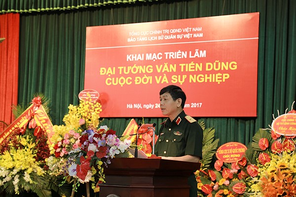 Triển lãm “Đại tướng Văn Tiến Dũng - Cuộc đời và sự nghiệp”