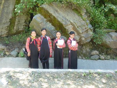 Vài nét về trang phục truyền thống của người Hà Nhì Hoa ở Mường Tè, Lai Châu