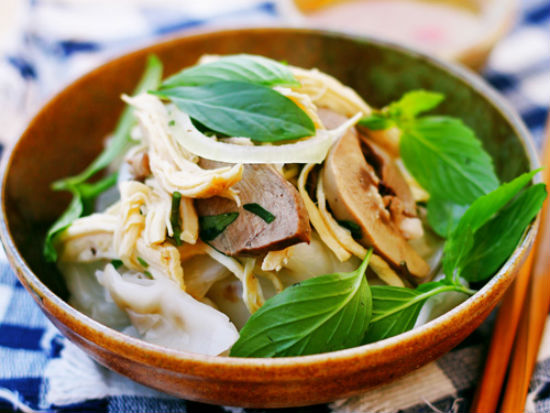 Dẻo thơm bánh ướt lòng gà Đà Lạt