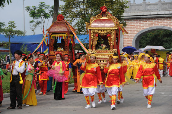 Thập tam trại và Lễ hội làng Lệ Mật