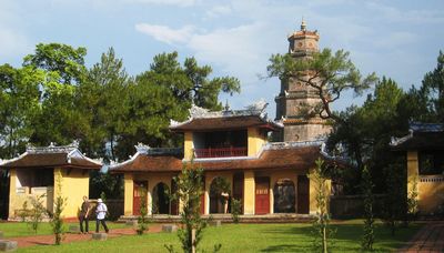 Đầu xuân khám phá chùa Thiên Mụ