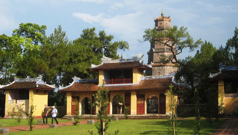 Đầu xuân khám phá chùa Thiên Mụ