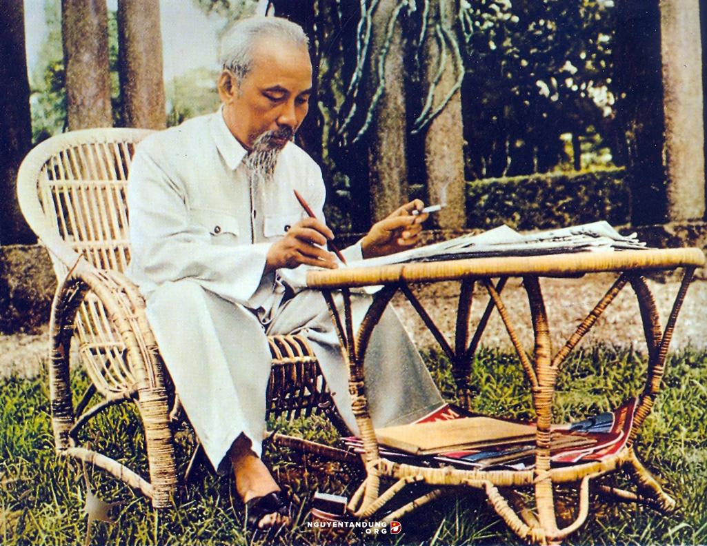 Về một bài thơ mừng thọ Bác