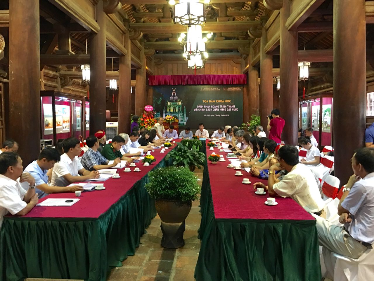 Tọa đàm khoa học “Danh nhân Hoàng Trình Thanh với chính sách chấn hưng đất nước”