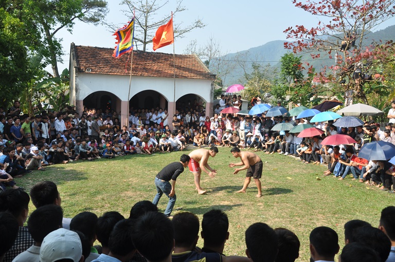 Nhớ hội vật làng Hà xưa