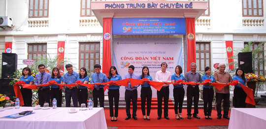 Trưng bày chuyên đề Công đoàn Việt Nam - 90 năm xây dựng và phát triển