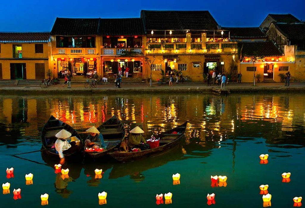 Hội An được tạp chí Mỹ bình chọn là thành phố tuyệt vời nhất thế giới và lần đầu tiên xuất hiện trên Google Doodle