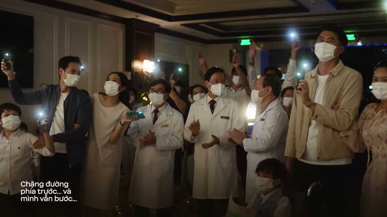 Hồ Hoài Anh - Lưu Hương Giang: “Nắm lấy tay nhau và đừng nên buông”