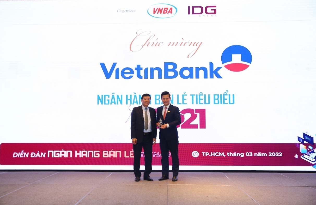 VietinBank xuất sắc nhận cú đúp Giải thưởng “Ngân hàng Bán lẻ tiêu biểu” và “Ngân hàng có dịch vụ sáng tạo tiêu biểu”