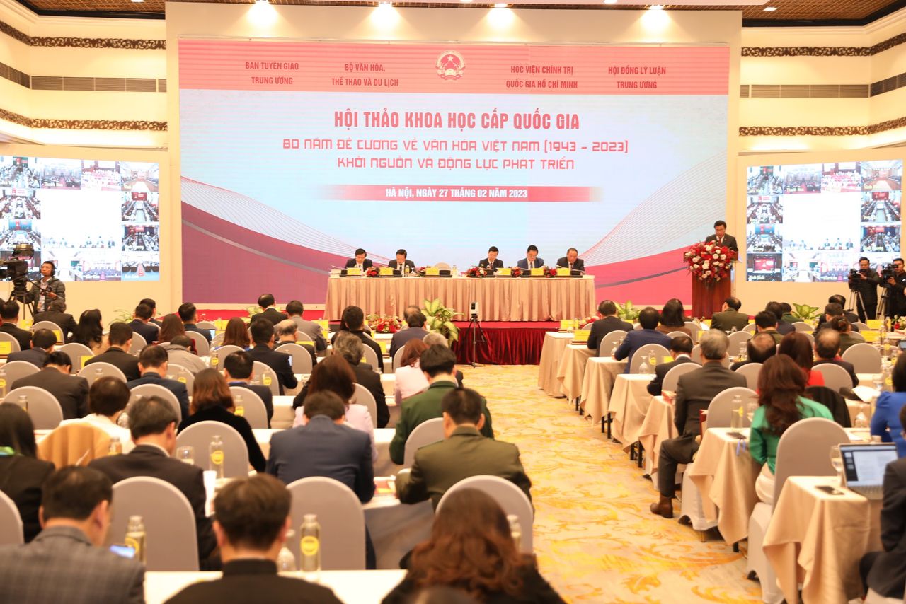 Phát triển con người phải được đặt vào vị trí trung tâm và là mục tiêu của quá trình phát triển văn hóa