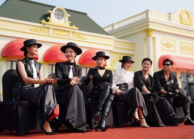 Vingroup tặng 50% giá vé show “Đất nước thiên hùng ca” - tri ân người có công, người cao tuổi và học sinh, sinh viên