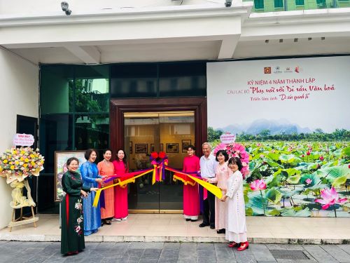 Câu lạc bộ Phụ nữ với Di sản văn hóa kỷ niệm 4 năm thành lập và khai mạc Triển lãm ảnh “Di sản quanh ta”