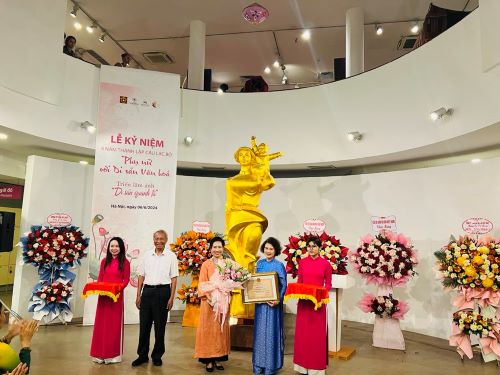 Câu lạc bộ Phụ nữ với Di sản văn hóa kỷ niệm 4 năm thành lập và khai mạc Triển lãm ảnh “Di sản quanh ta”