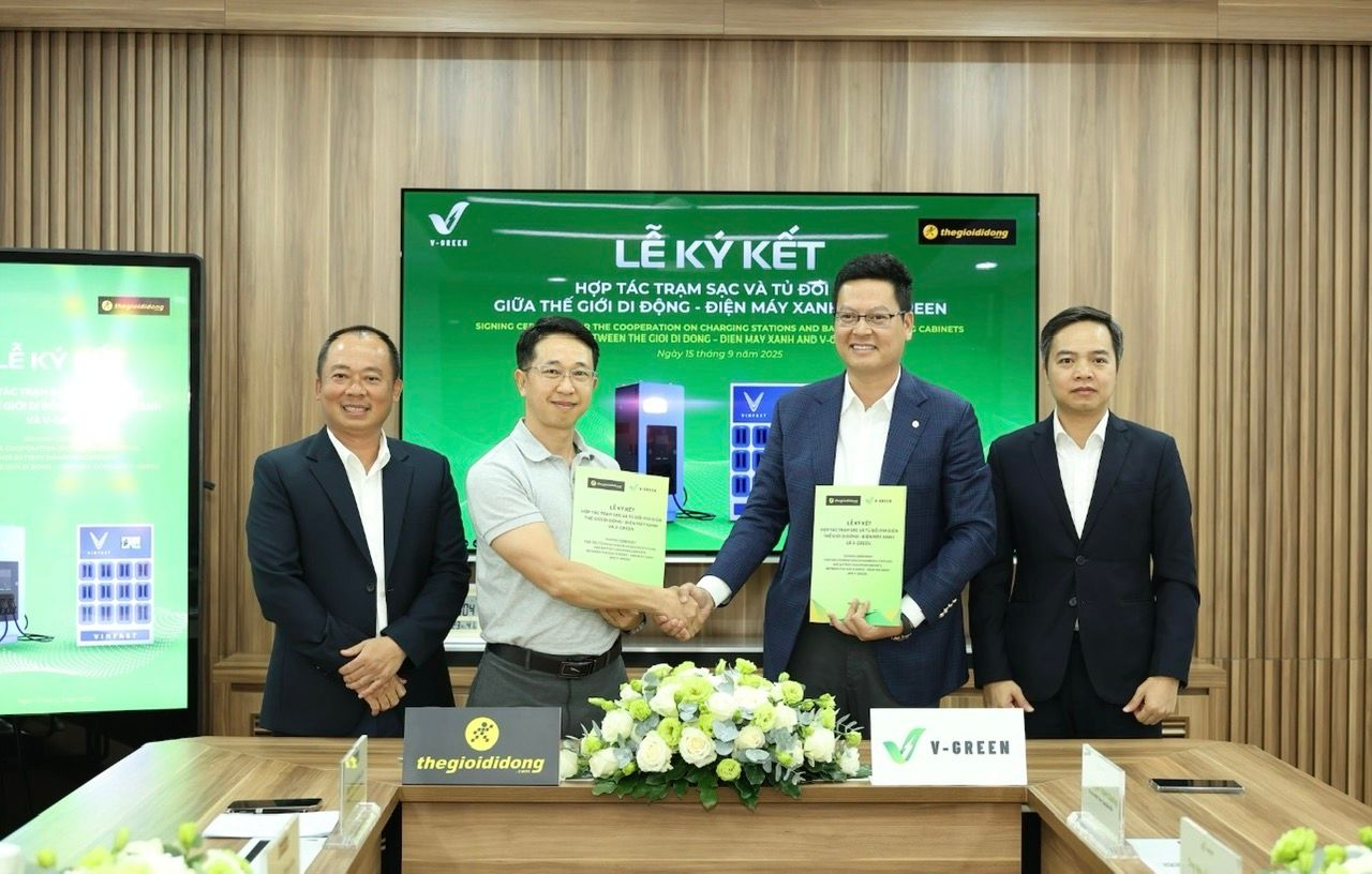 V-Green hợp tác với Thế Giới Di Động triển khai hơn 2.000 trạm sạc và tủ đổi pin xe điện trên toàn quốc