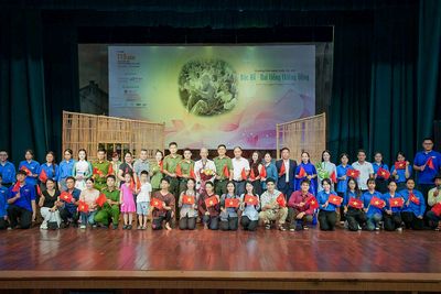Chương trình nghệ thuật đặc biệt “Bác Hồ - Hai tiếng thiêng liêng” - Kỷ niệm 115 năm Ngày Bác Hồ ra đi tìm đường cứu nước