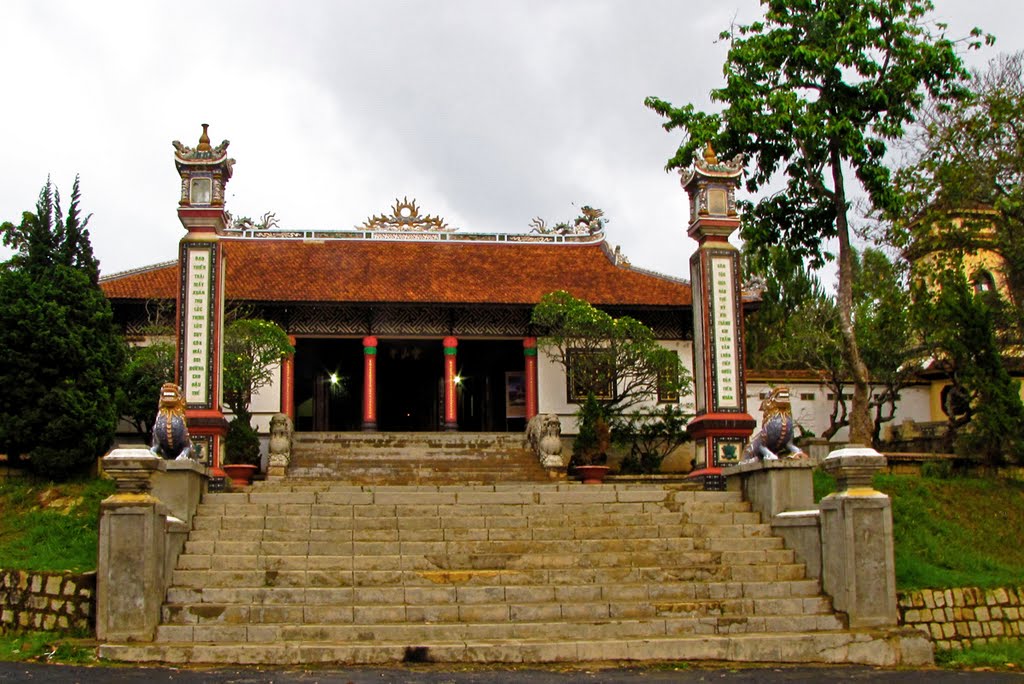 Ngày xuân vãn cảnh chùa Linh Sơn