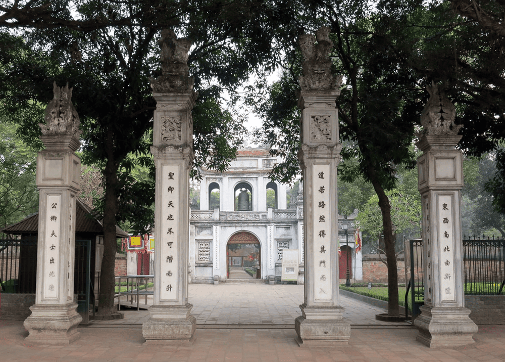 van-mieu-mon-va-he-thong-cong-tam-quan.png