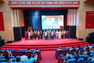 Phú Thọ: Gắn sinh hoạt Đảng chuyên đề với Chương trình nghệ thuật đặc biệt về hình tượng Chủ tịch Hồ Chí Minh