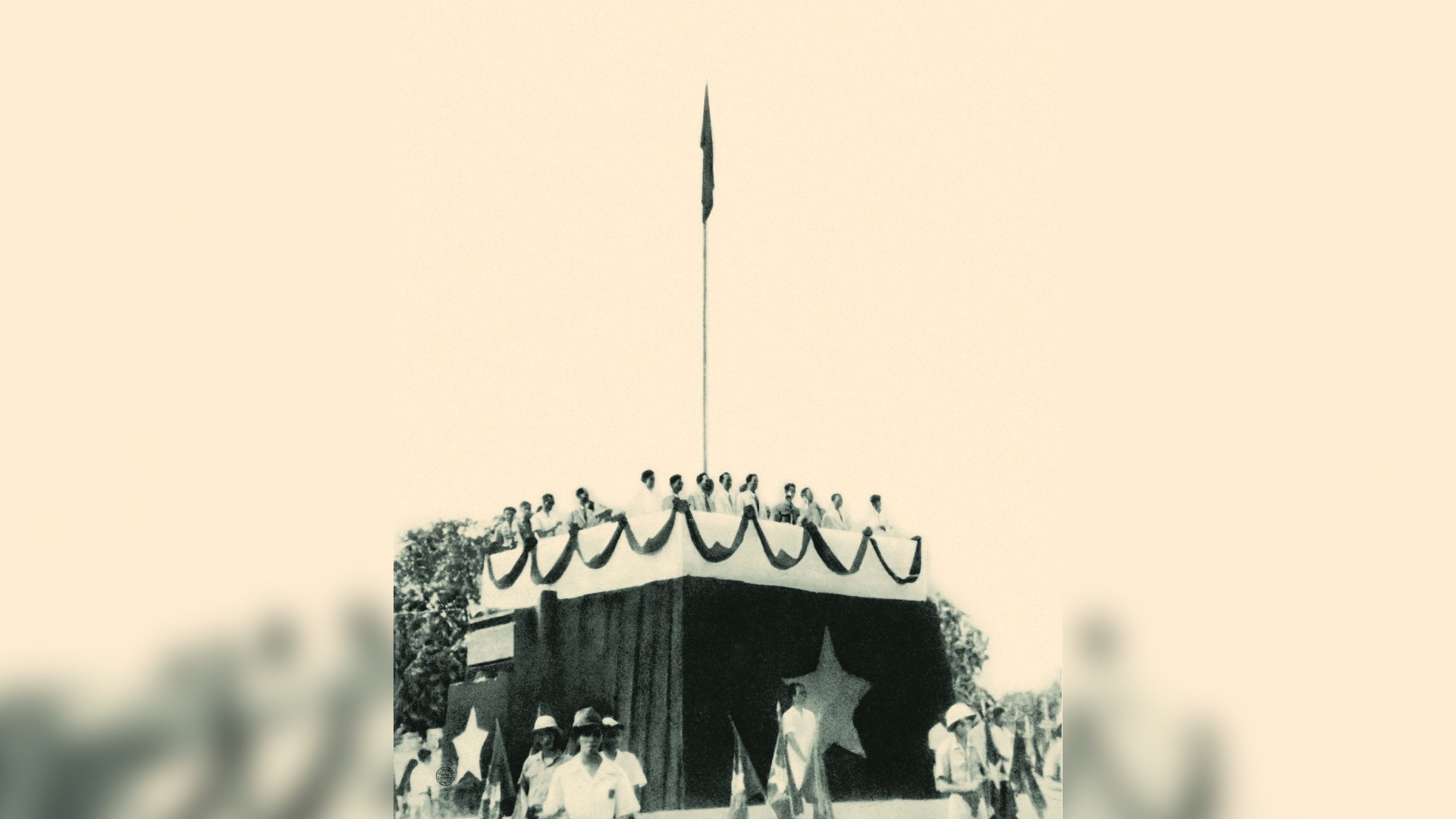 Chủ tịch Hồ Chí Minh đọc Tuyên ngôn Độc lập, tại Quảng trường Ba Đình, ngày 02-9-1945. Nguồn Bảo tàng Hồ Chí Minh_1_16x9.jpg