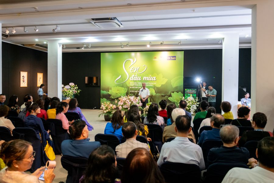 Sen trong hành trình “Di sản Văn hóa và Hòa bình”