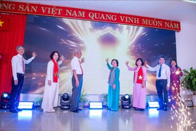 Triển lãm “Sen trong đá”: Khắc họa vẻ đẹp kiên cường của phụ nữ Việt Nam