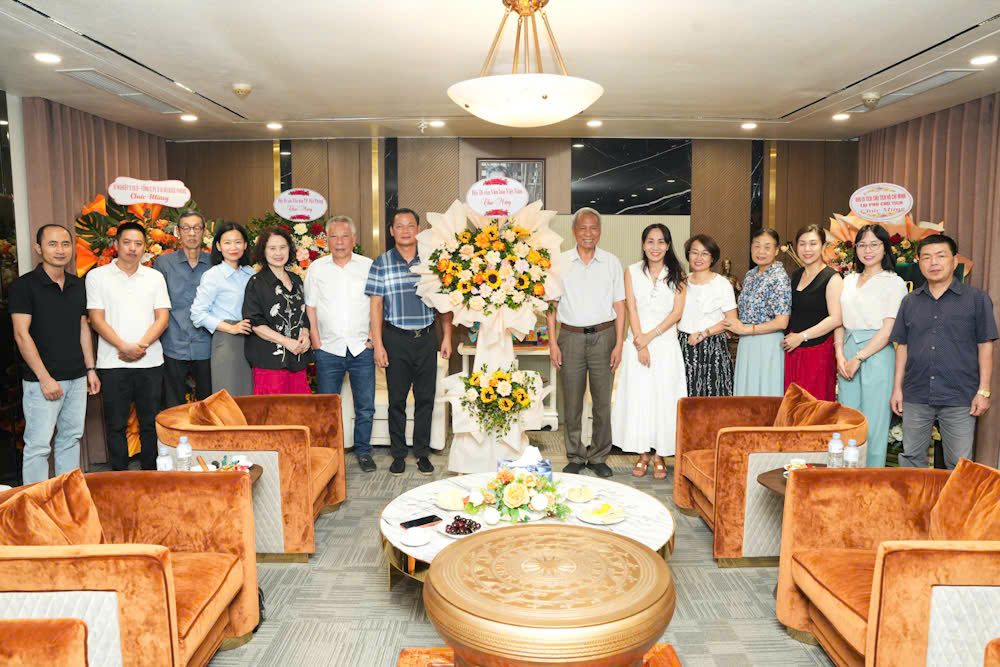 Lãnh đạo Hội Di sản Văn hóa Việt Nam và nhiều cơ quan, đơn vị chúc mừng Tạp chí Thế giới Di sản nhân Ngày Báo chí Cách mạng Việt Nam